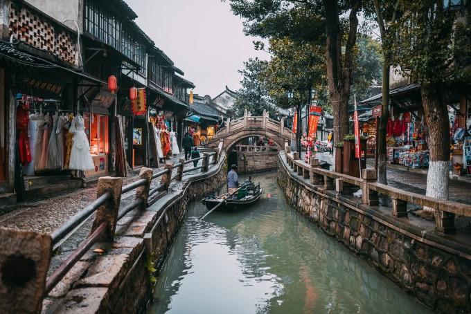 缘悭一面,爱悭一生游戏画面
