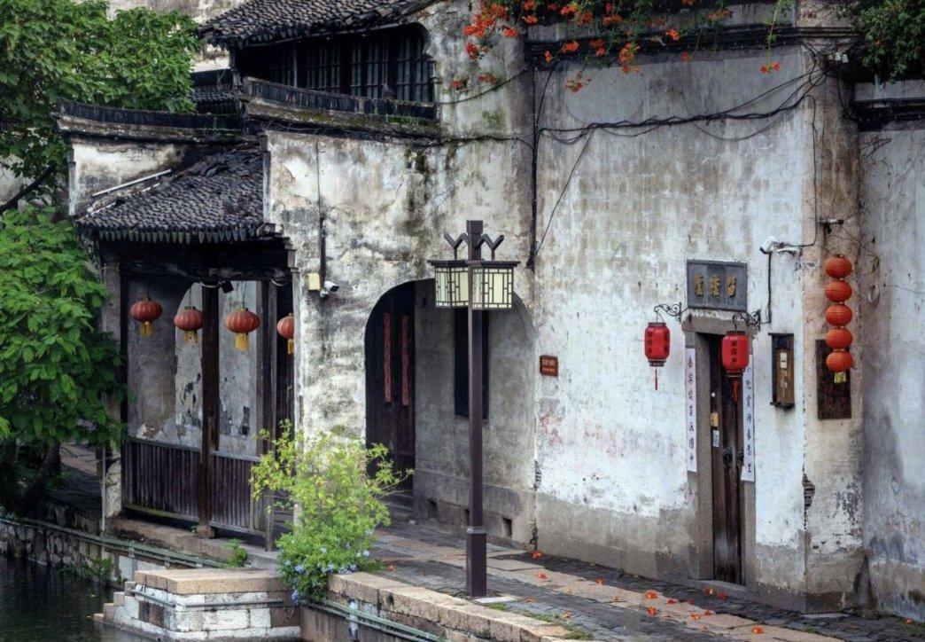 执笔绘楹联 墨香迎新年