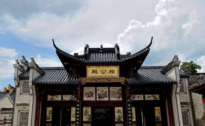 中荷人寿山东省分公司举办“欢乐多巴胺”蜜丝会主题色彩派对